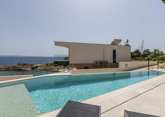 Luce Peljesac Villa *