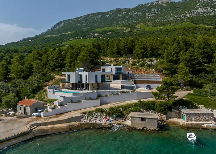 Luce Peljesac Villa *