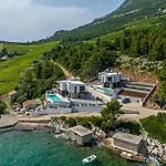 Luce Peljesac * Potomje
