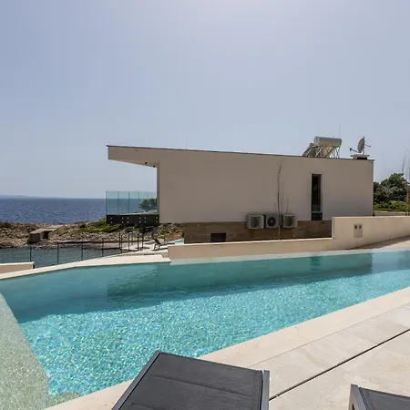 Luce Peljesac Villa *